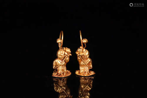 17-19TH CENTURY, A PAIR OF PURE GOLD CHILD DESIGN EARRINGS, QING DYNASTY