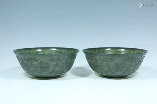 17-19TH CENTURY, A PAIR OF FLORAL PATTERN HETIAN BI JADE BOWLS, QING DYNASTY