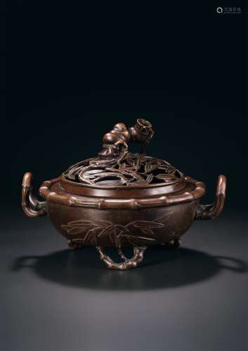 清十八世纪 竹节形双耳三足大铜炉