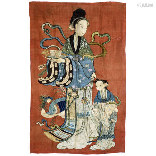 GRAND PANNEAU VERTICAL<R>en tapisserie de soie polychrome kesi rehaussée de gouache et de filés métalliques sur fond rouge