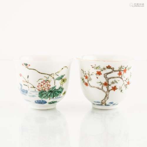 PAIR OF KANGXI POLYCHROME WINE CUPS