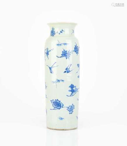 CHINESE TRANSITIONAL BLUE & WHITE PORCELAIN VASE