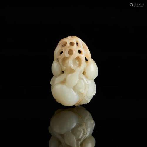 CHINESE JADE CARVED DOUBLE GOURD GROUP