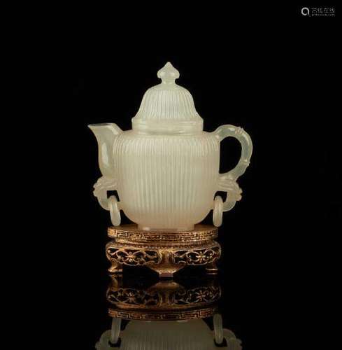 CHINESE MUGHAL STYLE AGATE TEA POT