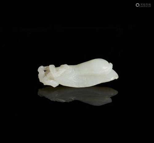 CHINESE CARVED WHITE JADE PEA PODS