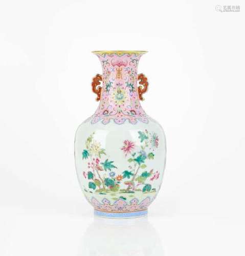 CHINESE FAMILLE ROSE PORCELAIN VASE