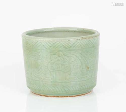 CHINESE LONGQUAN CELADON PORCELAIN BRUSH POT