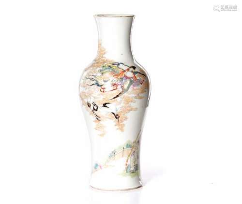 CHINESE REPUBLICAN ENAMEL PAINTED PORCELAIN VASE