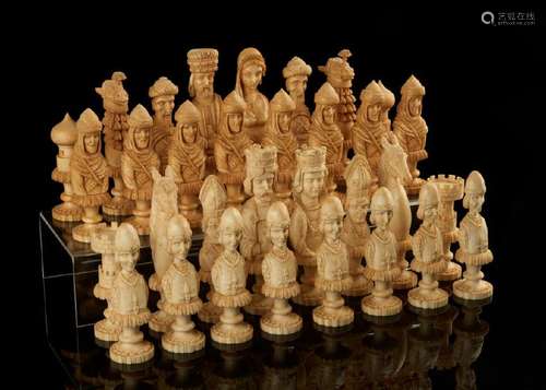 CARVED NATURAL CHESS SET