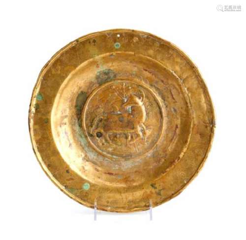 16TH C HAND HAMMERED BRASS ALMS DISH