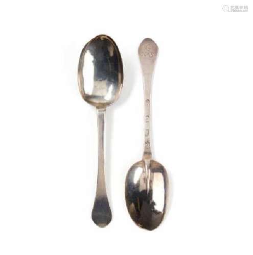 PAIR OF QUEEN ANNE SILVER DOG NOSED SPOONS