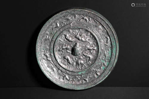 ARCHAIC BRONZE CAST 'MYTHICAL BEASTS' MIRROR