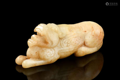 JADE CARVED 'MYTHICAL BEAST' ORNAMENT
