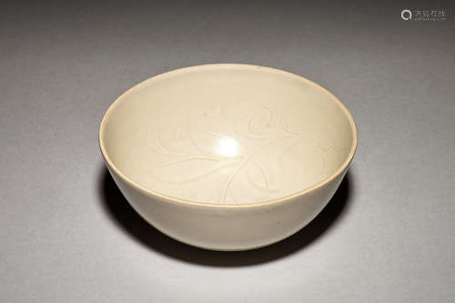 WHITE GLAZED 'FLOWERS' BOWL