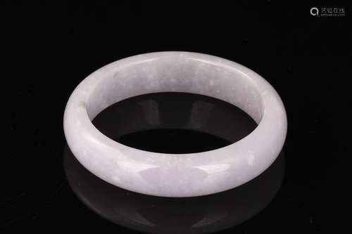 JADEITE ROUND BANGLE