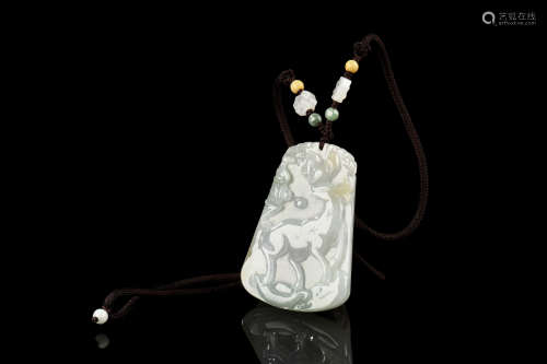 JADEITE CARVED 'MYTHICAL BEAST' PENDANT WITH CERTIFICATE
