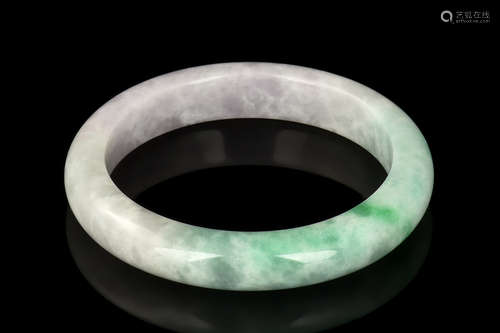 JADEITE ROUND BANGLE