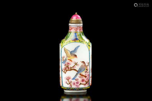 FAMILLE ROSE FLOWERS AND BIRDS SNUFF BOTTLE