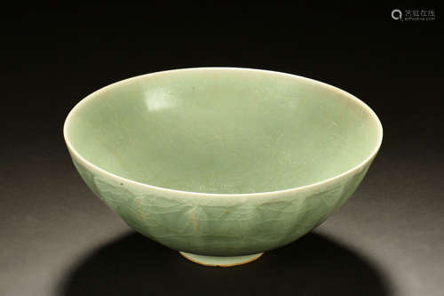 LONGQUAN WARE LOBED BOWL