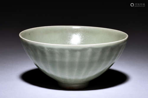 LONGQUAN WARE 'SUNFLOWER' BOWL