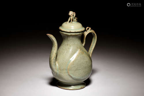 YAOZHOU WARE WINE EWER WITH LID