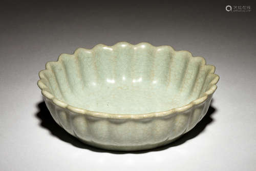 RU WARE CELADON GLAZED FLORIFORM WASHER