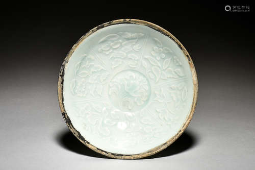 HUTIAN WARE IMPRESSED 'FLOWERS' DISH