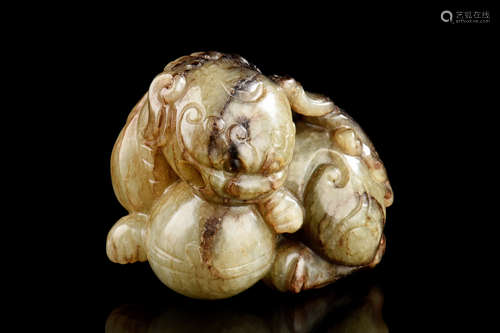 JADE CARVED 'LION' ORNAMENT