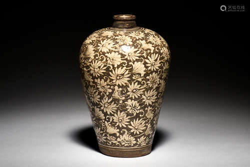 JIZHOU WARE 'FLOWERS' VASE, MEIPING