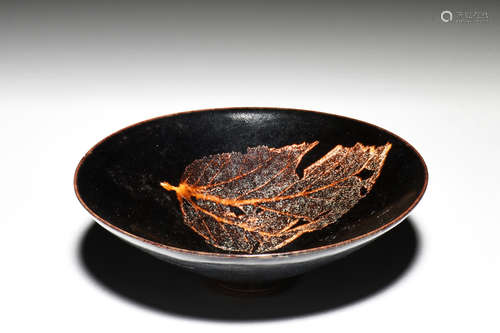 JIZHOU WARE STENCIL CUT 'LEAF' BOWL