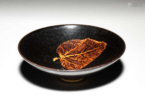 JIZHOU WARE STENCIL CUT 'LEAF' BOWL