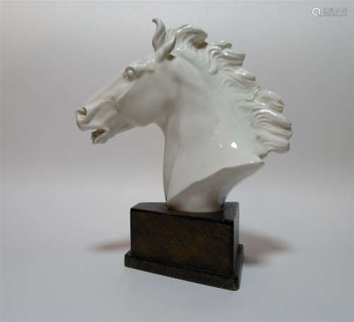 A Meissen White Porcelain Bust of Horse Head Modeled By Erich Oehme.