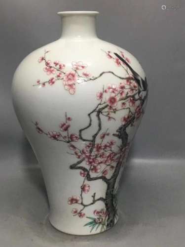 A PLUM BLOSSOM BRANCH AND BIRD PATTERN VASE
