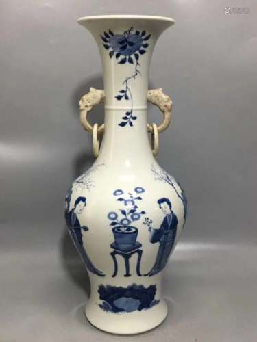 A LADY PATTERN BLUE AND WHITE VASE