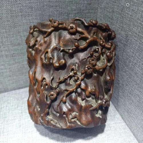 A OLD CHENXIANG WOOD CARVED BRUSH POT