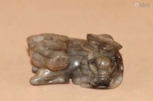 A OLD HETIAN JADE CARVED COW SHAPED PENDANT