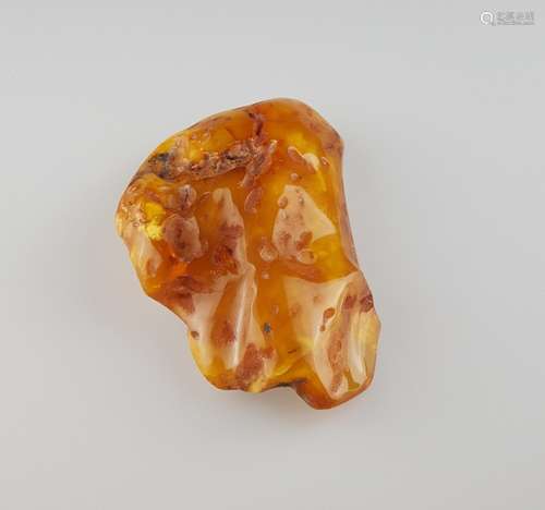 Natural Butterscotch amber -  Baltic Sea, slightly polished amber lump of ca.316g,<br />dimensions: ca.17x (to) 10cm