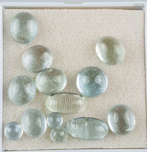 Konvolut Aquamarine - 13 lose Cabochons, diverse Größen und Formen, zusammen ca.50 Karat