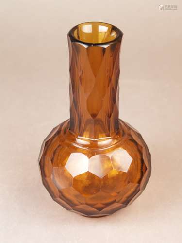 Glass vase - Pekingglas, amber-colored glass, faceted bottle vase, H.ca.21cm