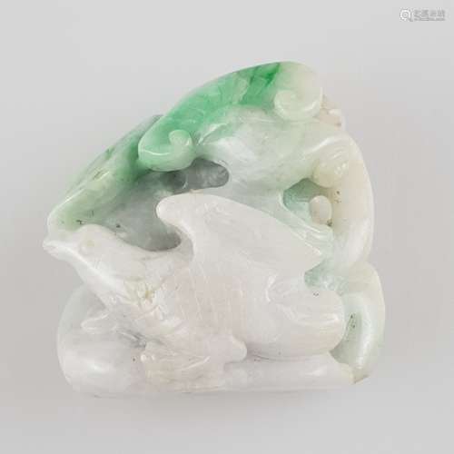 Small Jade Carving - China, white jade with green color inclusions, full round partly<br />openwork carving depicting a bird squatting under Lingzhi longevity fungi, weight c. 68.5g, ca.4x4cm