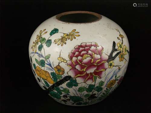 Shoulder pot - China, after 1900, rounded shape with broad shoulder, porcelain with<br />polychrome onglaze painting, on the large side flowers and flowering tree branch, Chinese calligraphy on the reverse, on the underside red export wax seal, lip edge with small bumps, H.ca.17,5cm