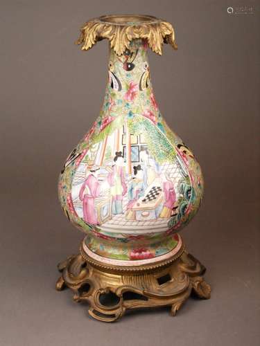 Lamp base - bottle vase with gilded metal mount, ''Yu hu chun ping'' -type, ''Rose Medaillon<br />/ Mandarin'' décor in polychrome enamel colors on all sides, China, moving open stand with pearl rim, leaf motifs, H.ca.50cm, vase restored on the neck, metal on the underside with rust marks