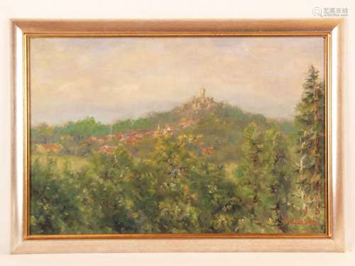 Würzbach, Karl Hans (1879 Berlin- 1955 Frankfurt/M., seit 1934/38 in Kronberg/Ts.tätig) -<br />Weitläufige Hügellandschaft mit Blick auf die Burg Falkenstein in Königstein, Öl auf Karton, rechts unten signiert 