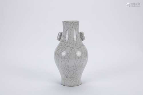 Chinese Ge Ware porcelain vase.