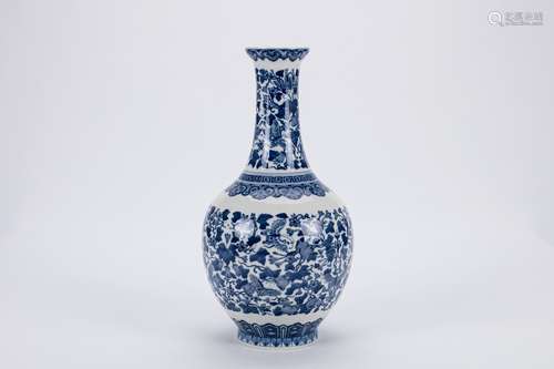 Chinese blue and white porcelain vase, Qianlong mark.