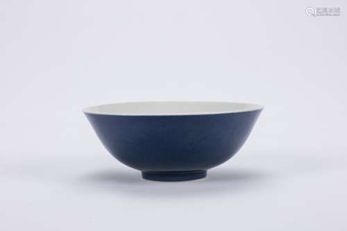 Chinese powder blue porcelain bowl, Tongzhi mark.