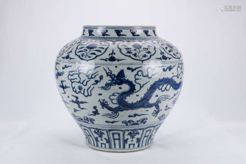 Chinese blue and white porcelain jar. Ming Period