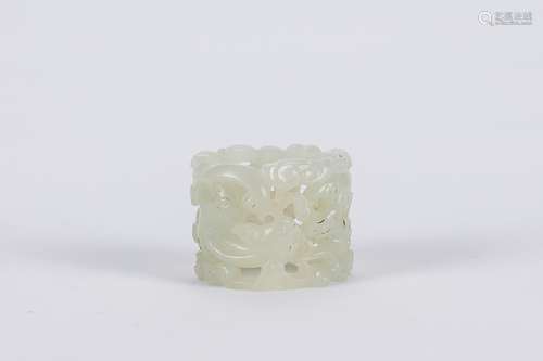 Chinese carved jade thumb ring, Qing Dynasty.