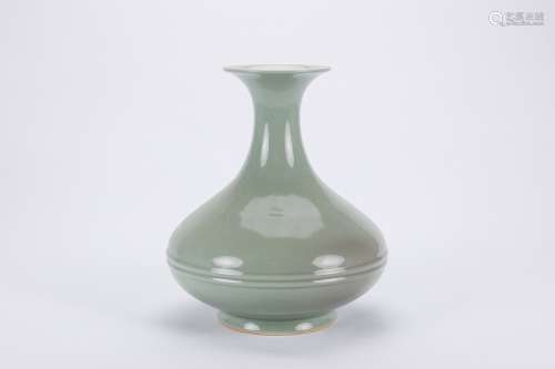 Chinese celadon porcelain vase, marked.