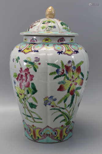 Chinese porcelain covered jar.